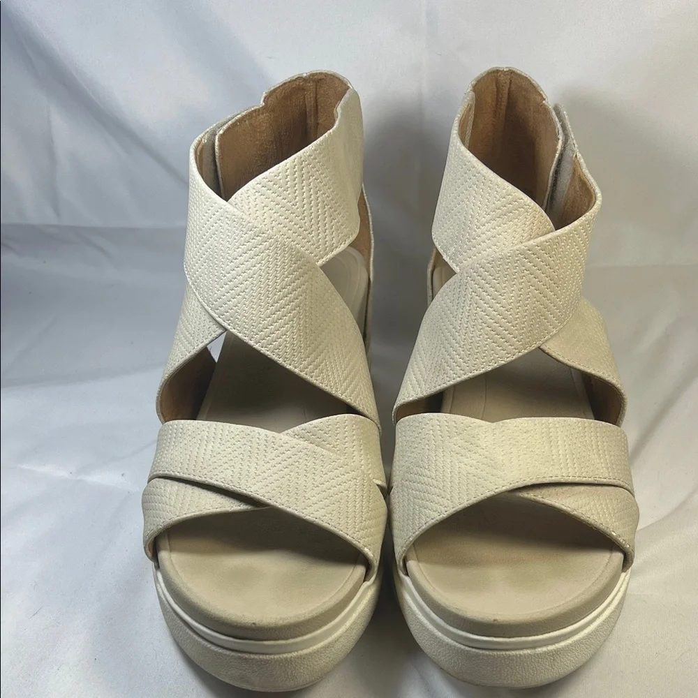 Dr. Scholl's Beige Wedge Sandals